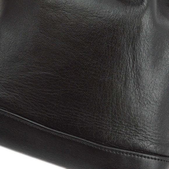 CHANEL Black Lambskin Bucket Shoulder Bag 181557 - Picture 5 of 10